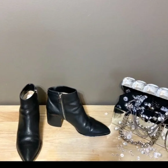 🔻SALE🔻MICHAEL KORS🔹EXCELLENT CONDITION • GENUINE LEATHER - Picture 4 of 11